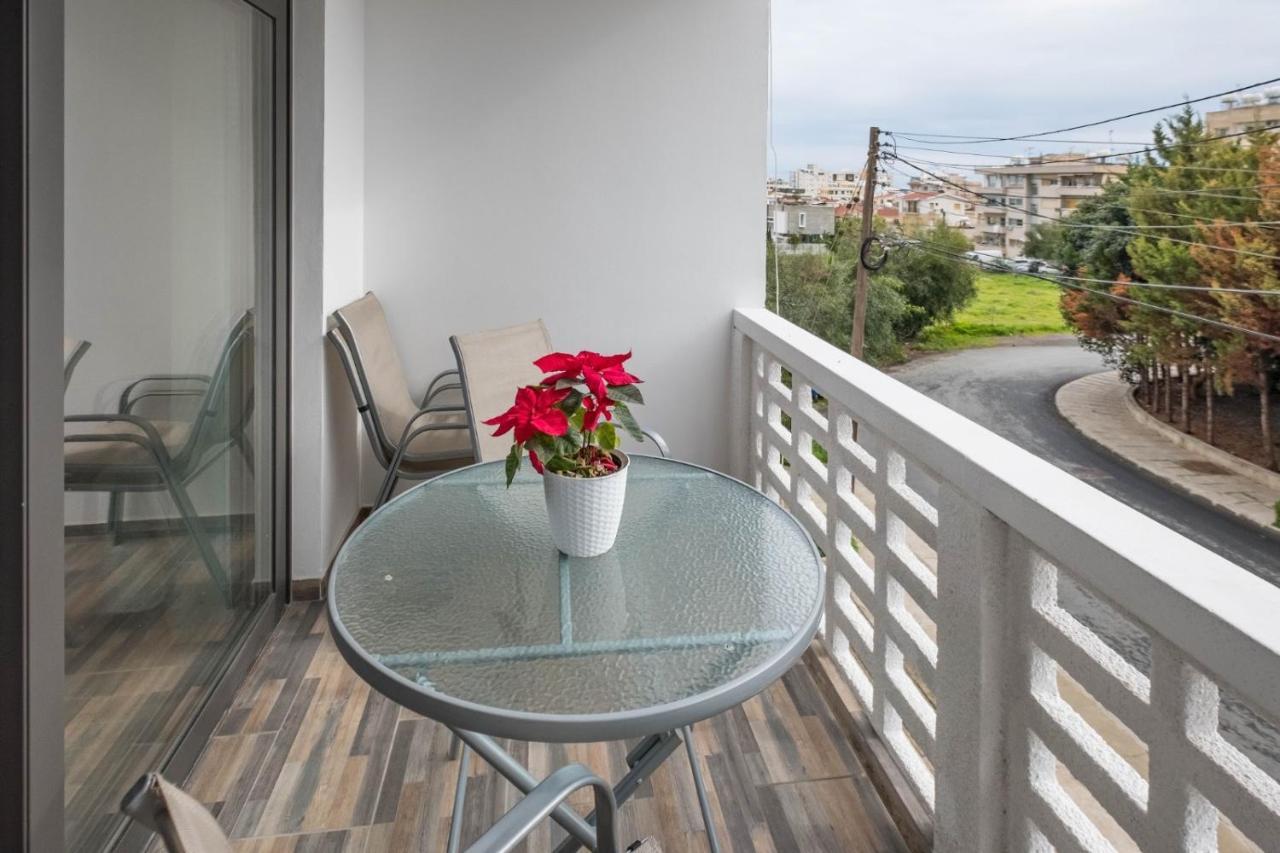 Happy Stay Apartment - Halefka Court Larnaca Dış mekan fotoğraf